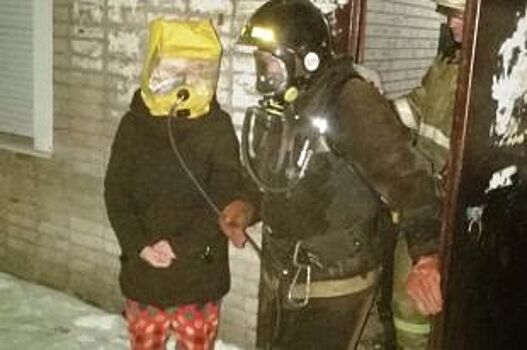 В Новоалтайске загорелась пятиэтажка, есть погибшие