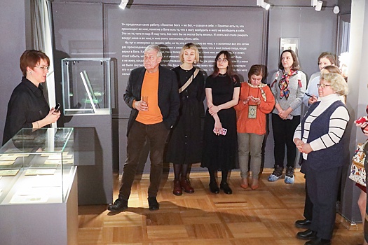 В Музее Толстого открылась выставка "Путь к зеленой палочке"