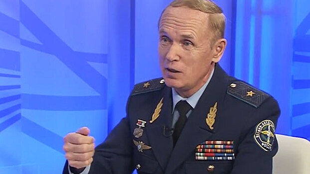 Заслуженный военный летчик объяснил необходимость автомата для армейских пилотов