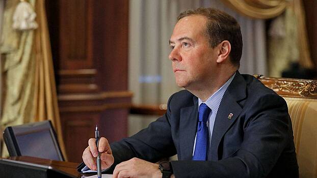 Медведев связал признание АдГ экстремистской с ее успехом на выборах