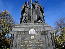 Страсти вокруг кириллицы: бросили ли Кирилл и Мефодий вызов Маштоцу?