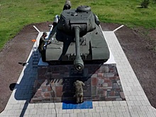 Бойцы восстановили танк-мемориал ИС-2 времен Великой Отечественной в ДНР