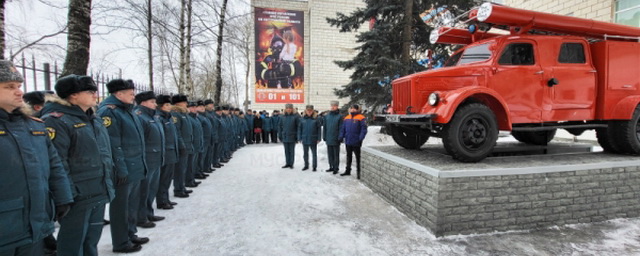 В Костроме, ко Дню спасателя появился памятник огнеборцам