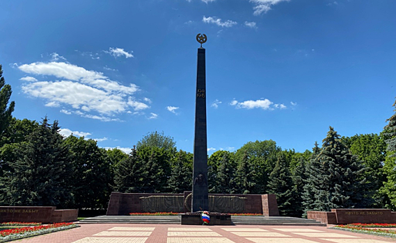 В Курске до лета 2023 года реконструируют Мемориал павших в годы ВОВ и офицерское кладбище