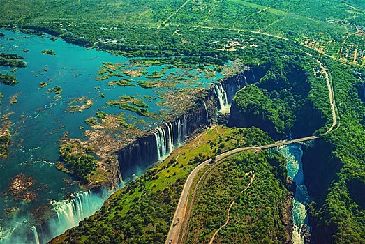 Уровень воды в водопаде Виктория достиг рекордно низких значений за 25 лет