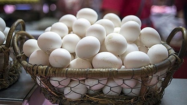 Росстат сообщил о снижении цены на яйца