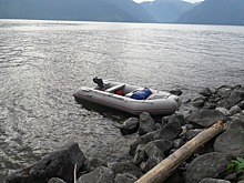 Три новосибирца попали в шторм на Телецком озере