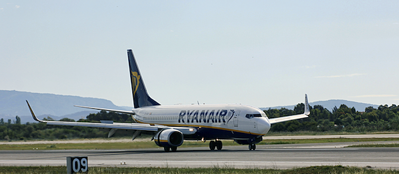 Власти Франции задержали самолет Ryanair из-за долгов компании