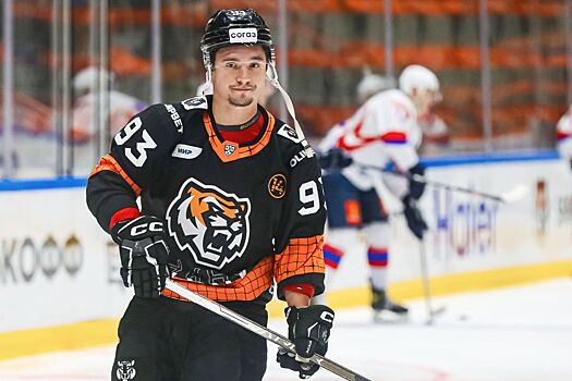 Главный тренер «Амура» прокомментировал игру Александра Хохлачёва в плей-офф