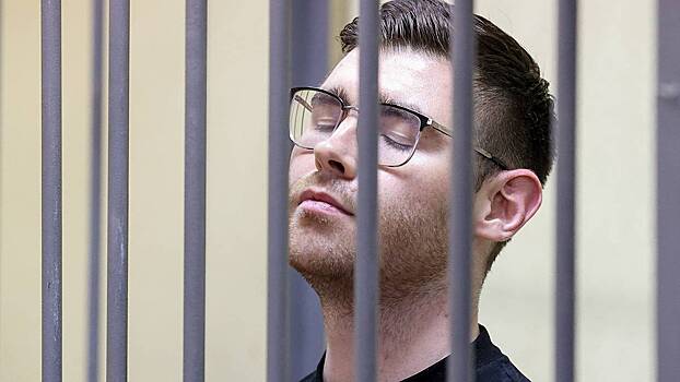 Обыски, задержания полицейских и взятки: главное о деле главреда Baza Трифонова