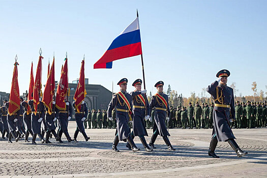 Боевые знамена времен войны передали музеям на территории ЦВО