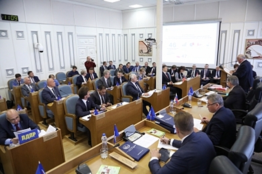 Ежегодный отчёт губернатора в Костромской областной Думе выслушали без вопросов и прений