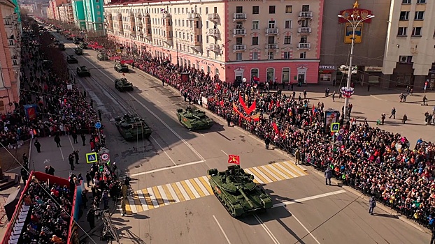 Самый северный в РФ: как прошел Парад Победы в Мурманске