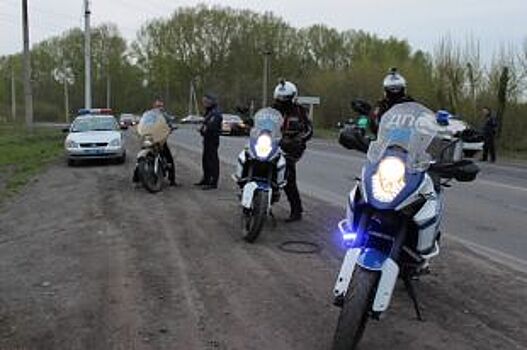 В Кузбассе к дорожному патрулированию приступил мотопатруль