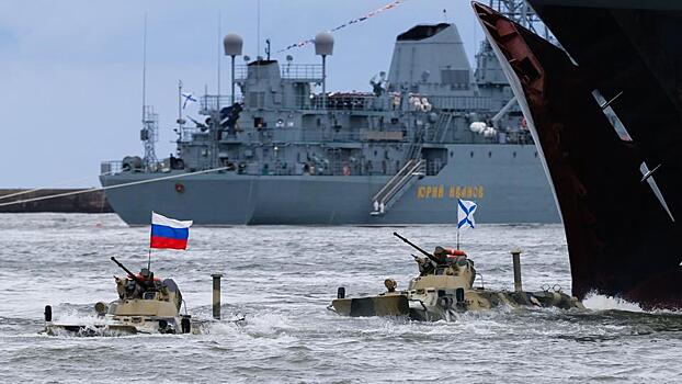 Балтийский флот решает учебно-боевые задачи в море