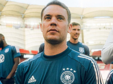 Лам высоко оценил вклад Нойера в историю футбола