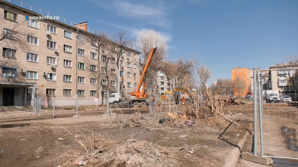 Новая плитка, пешеходные ограждения и освещение: в Самаре благоустраивают участок улицы Чернореченской