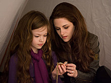 Было — стало: как на наших глазах повзрослела дочь Паттинсона и Стюарт из «Сумерек»