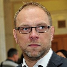 Депутат Власенко: Судей и Порошенко невозможно привлечь к ответственности