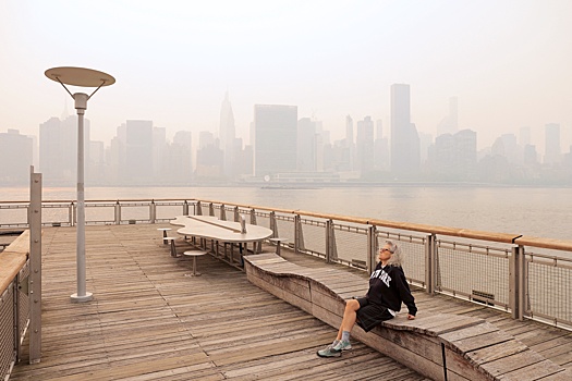 Густой дым от лесных пожаров ухудшил повседневную жизнь в Нью-Йорке