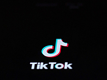Глава компании-владельца TikTok покидает пост