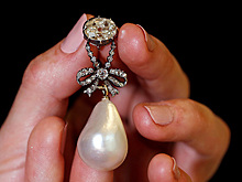 Драгоценности на миллиарды долларов оказались никому не нужны