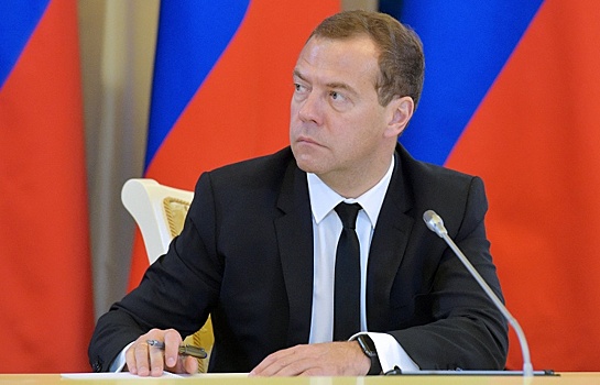 Медведев сообщил о подписании плана мероприятий по "Восточному маршруту"