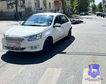 В Самаре на проспекте Масленникова Datsun врезался в мотоцикл
