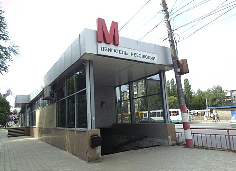 Водитель иномарки сбил мать с коляской на проспекте Ленина