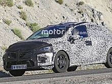 В Сети появилось видео Renault Clio нового поколения