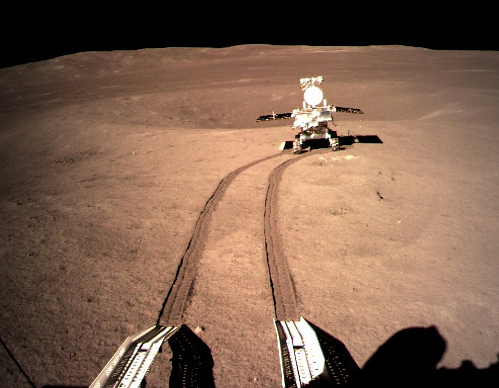 «Юйту-2» проехал первые метры по поверхности Луны