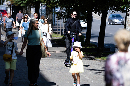 «Проблема реально назрела»: депутаты заксобрания работают над законопроектом, ограничивающим движение электросамокатов в Калининграде