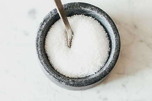 Биологи: избыток соли в диете может повысить уровень гормона стресса