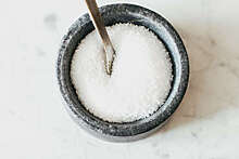 Врач Арзамасцев: избыточное потребление соли может привести к отекам