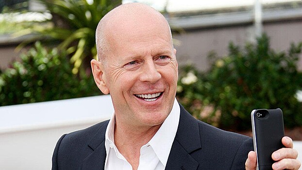 Брюс Уиллис перестал узнавать Деми Мур