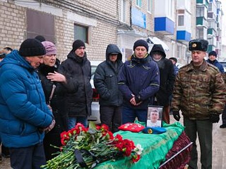 «Самоотверженно встал на защиту Родины» – в Башкирии простились с участником СВО Рустамом Ярмухаметовым