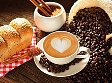 Утренний кофе: Пенелопа Крус станет Версаче, кофе за стихи, дорогое удовольствие, СПА-центр для детей, тушь-щипчики для ресниц