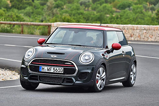 До России добрался самый мощный MINI Cooper