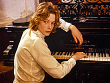 Как выглядел самый красивый мальчик XX века