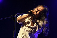 Рок-певец Дамо Судзуки умер в возрасте 74 лет