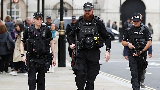 В Британии арестовали сотню "бунтующих против вымирания"