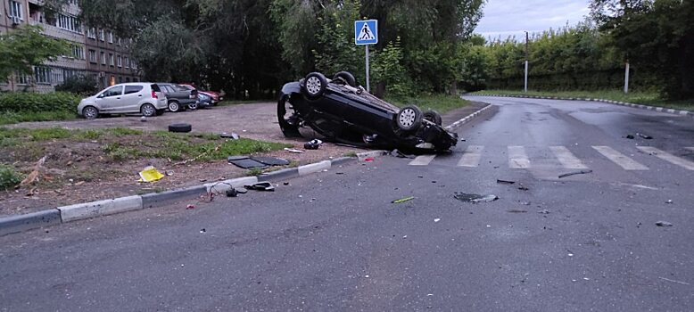 Двое человек госпитализированы с места ДТП на Барнаульской в Саратове