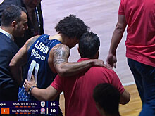 Шейн Ларкин получил травму паха в первой четверти матча с «Баварией»