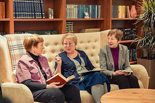 В центрах московского долголетия начался поэтический фестиваль