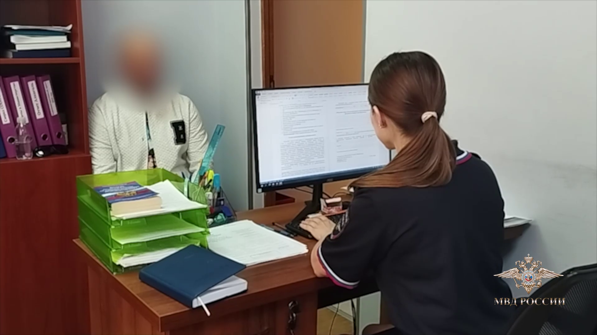 В Калининграде полицейские составили протокол об административном правонарушении на блогера, который записал видеоролик в форме сотрудника полиции