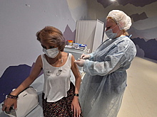 Названа категория людей, которым нужны две дозы бустера от COVID-19