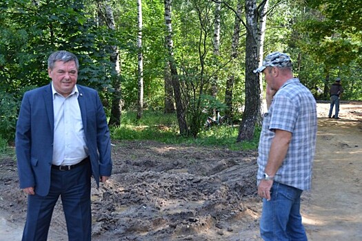 Глава муниципального округа Ново-Переделкино проверил ход выполнения работ, посвященных благоустройству территории района