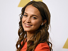 HBO показал трейлер сериала "Ирма Веп" с Алисией Викандер