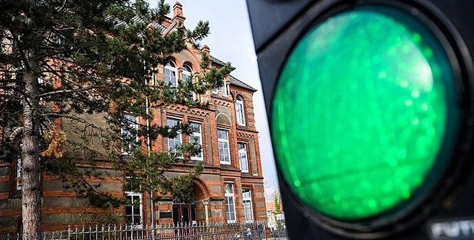 Квадратные светофоры и турбоперёкрестки появятся на дорогах РФ