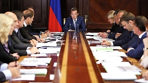 Правительство Медведева отказалось от россиян